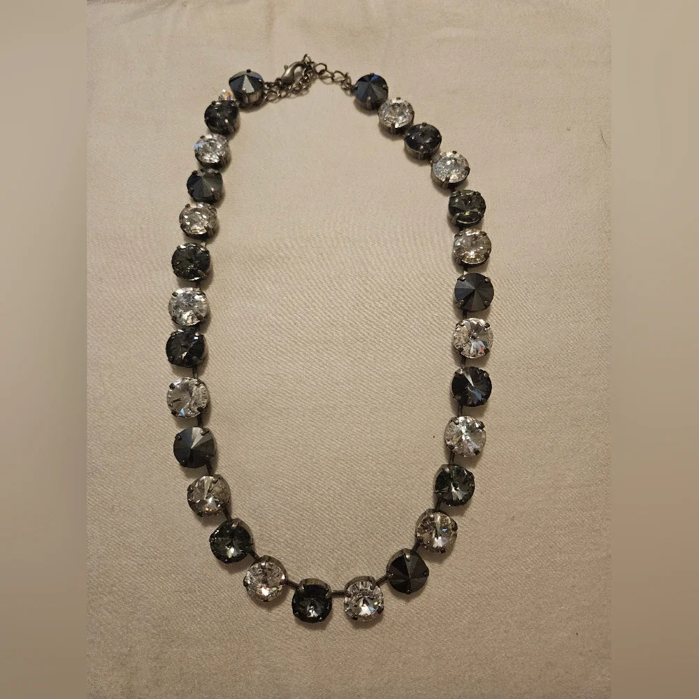 Sabika Inspired Elegant Black and Silver Necklace - Picture 1 of 2